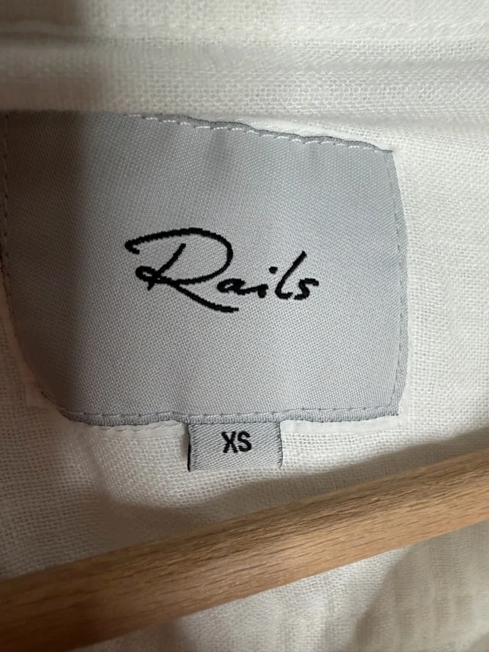 RAILS Charli White & Rose Gold Star Embroidery Linen Blend Button Down Size XS - Picture 5 of 9